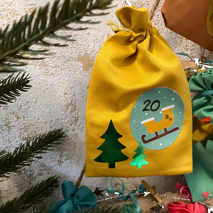 42 Tannenbaum Sticker Weihnachtsbaum Aufkleber Glänzend für Weihnachten Weihnachtsdeko Basteln - gold