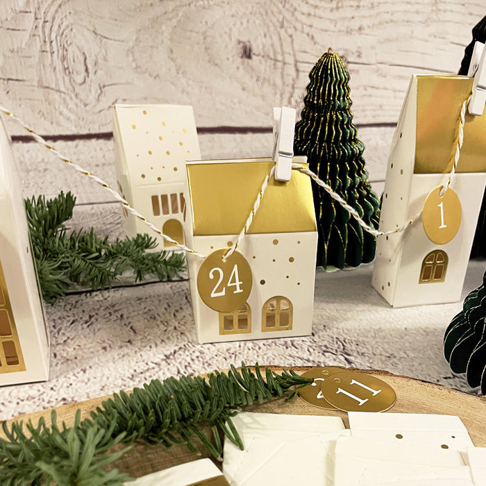 DIY Adventskalender Set - 12 Häuschen Schachteln + 3 3D Tannenbäume + 24 Zahlen + 24 Klammern Weihnachtsdeko