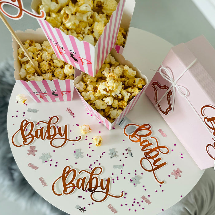 Baby Shower Party Deko Set für Mädchen - OH Baby! Spiral Deckenhänger + 2x Baby Konfetti Sets + Popcorn Schachteln