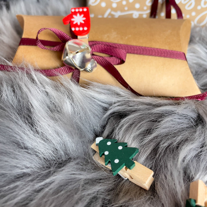 36 Mini Wäscheklammern Holz Miniklammern mit Handschuh Motiv Deko Klammern für Weihnachten