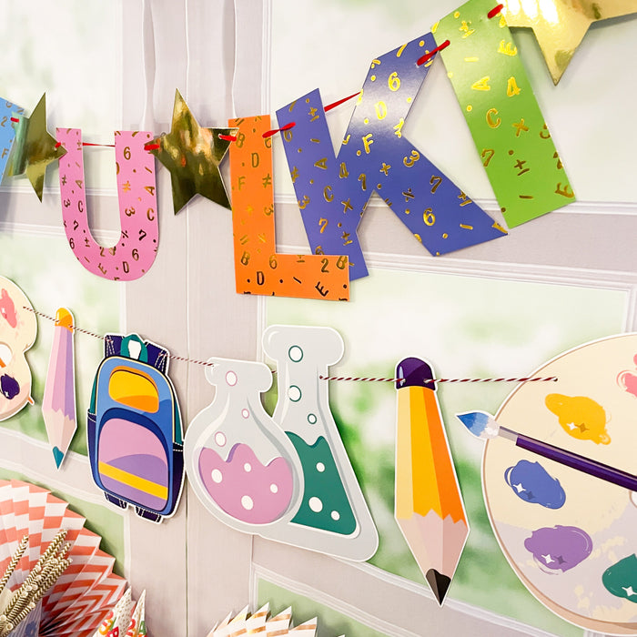 Endlich Schulkind Girlande mit Schulmotiven Hänge Deko Banner für Schuleinführung Einschulung Jungs Mädchen