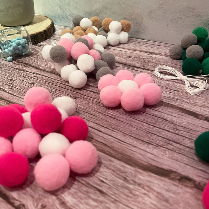 30 Mini Pompons zum Auffädeln Bunte Kugeln Bommeln für DIY zum Basteln Bastelpompons - grau braun weiß