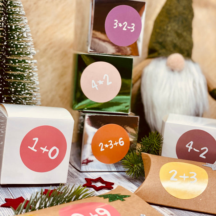 24 Adventskalender Sticker Zahlen Aufkleber mit Rechenaufgaben Weihnachten Basteln Weihnachtsdeko